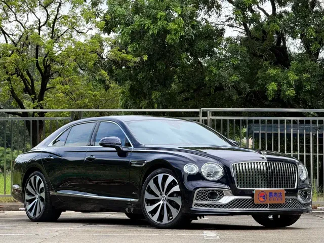Bentley Flying Spur — Фото автомобиля 3