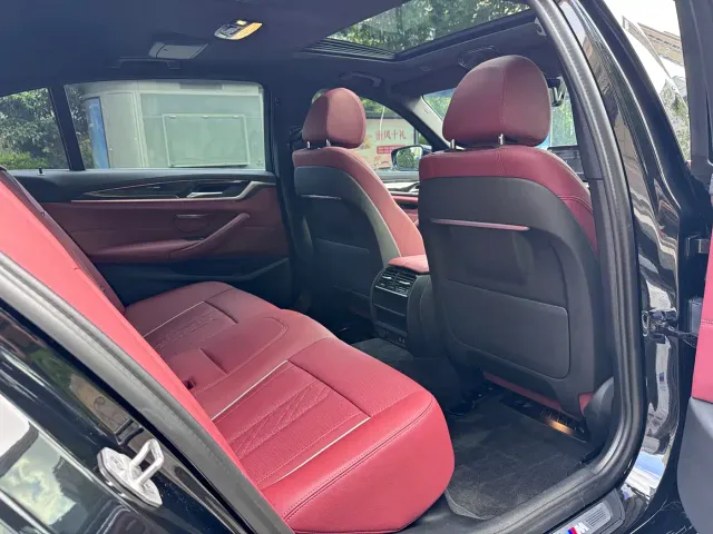 BMW 5 Series — Фото автомобиля 11