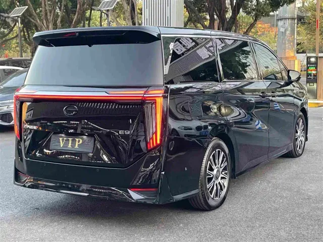 GAC Trumpchi E9 — Фото автомобиля 7