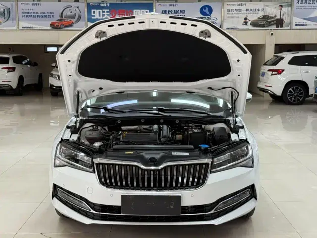 Skoda Superb — Фото автомобиля 7