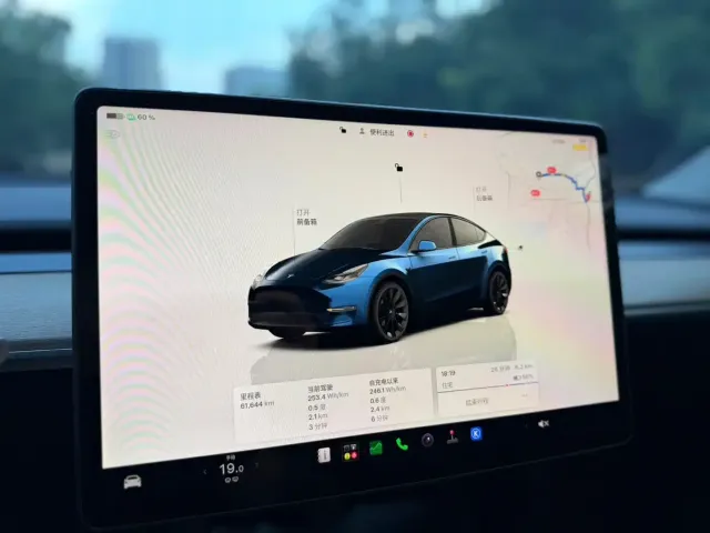Tesla Model Y — Фото автомобиля 5