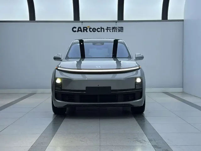 Li Auto L8 — Фото автомобиля 2