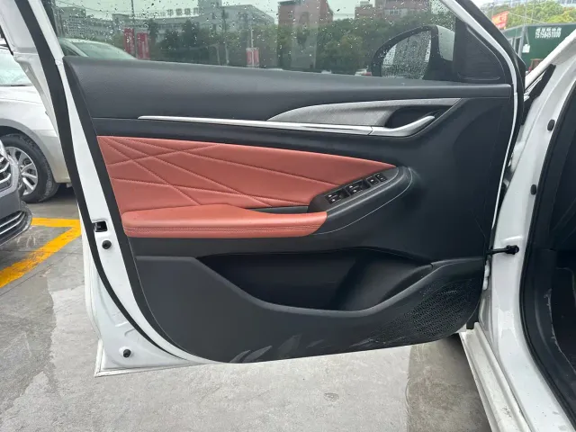 Changan Eado — Фото автомобиля 14