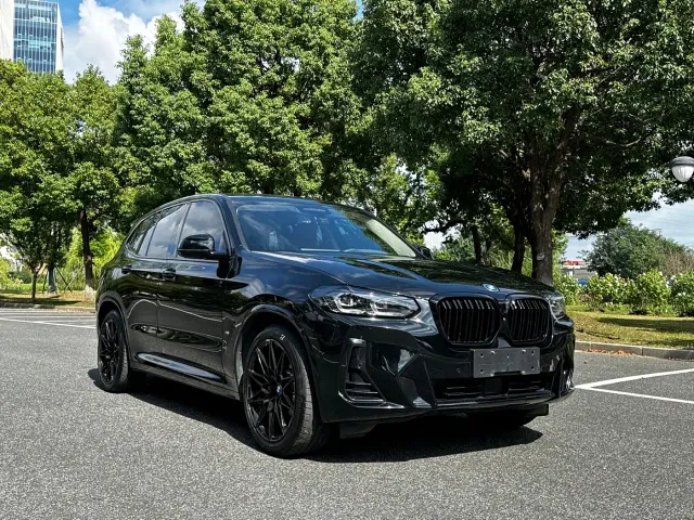 BMW iX3 — Фото автомобиля 3