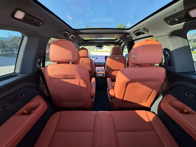 Li Auto L9 — Фото автомобиля 18