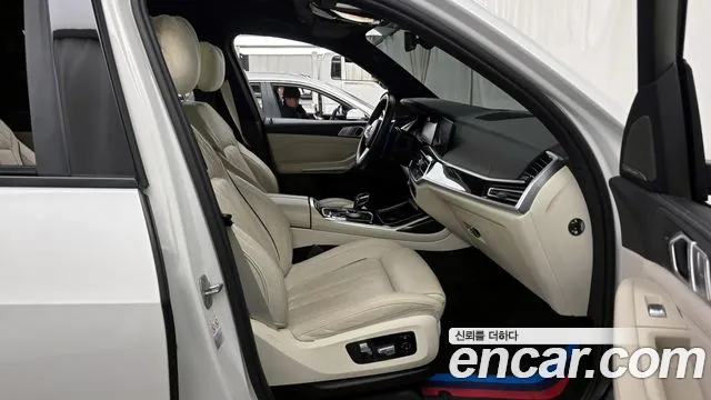 BMW X7 — Фото автомобиля 11