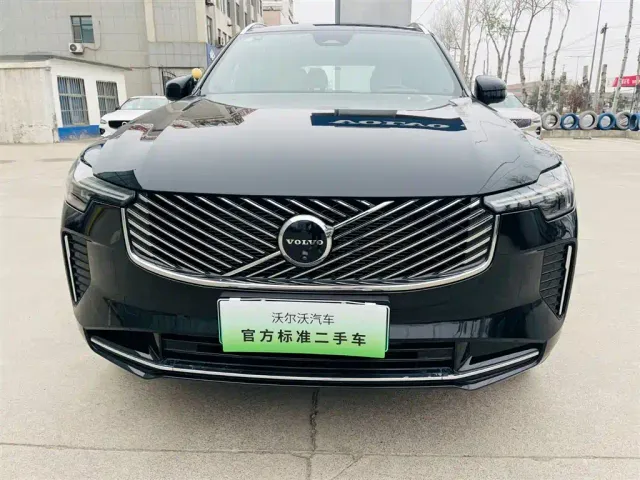 Volvo XC90 — Фото автомобиля 7