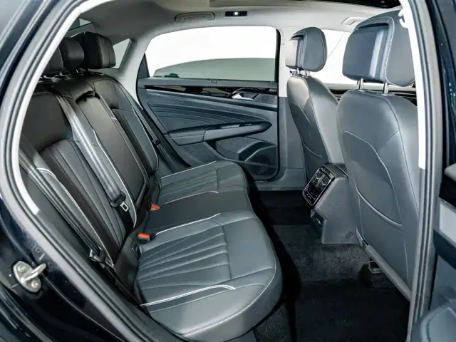 Volkswagen Passat — Фото автомобиля 21