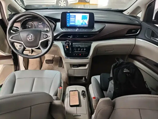 Buick GL8 — Фото автомобиля 9