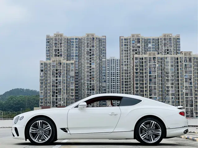 Bentley Continental — Фото автомобиля 11