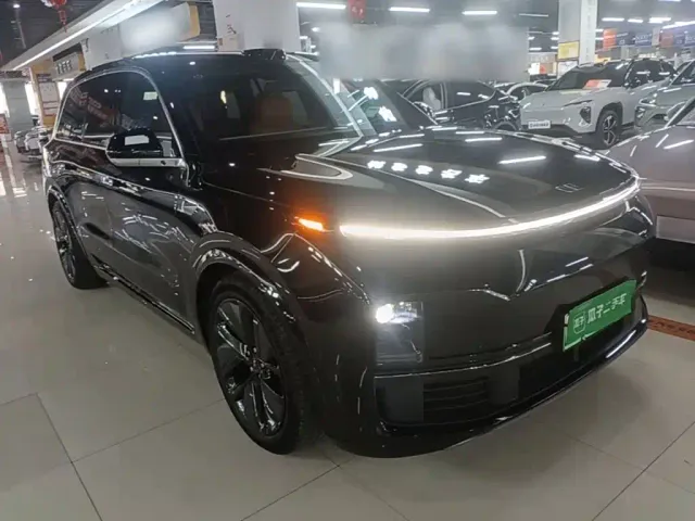 Li Auto L9 — Фото автомобиля 3
