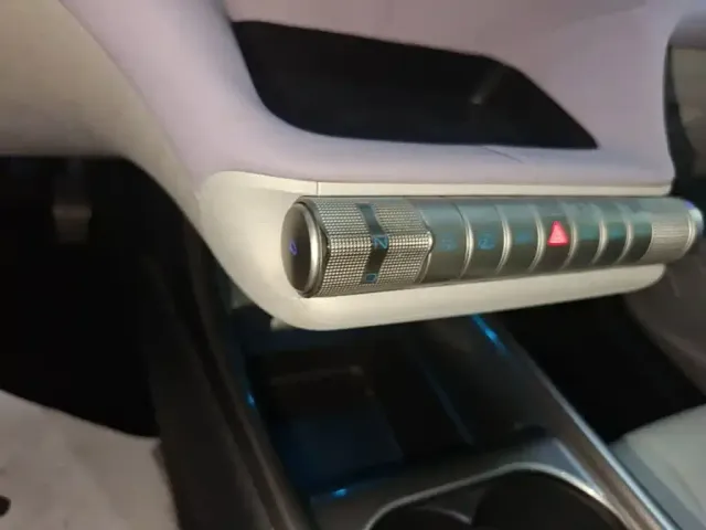 BYD Dolphin 2021 Model 405km Fashion Edition — Фото автомобиля 13