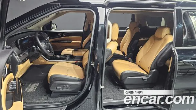 Kia Carnival Generation 4 — Фото автомобиля 13