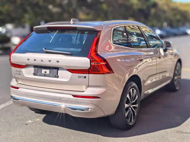 Volvo XC60 — Фото автомобиля 8