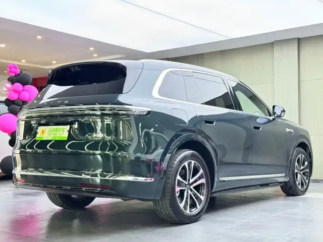 AITO Wenjie AITO M7 2026 Extended Range Ultra AWD 5-Seater — Фото автомобиля 4