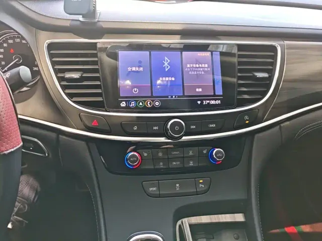 Buick LaCrosse — Фото автомобиля 12