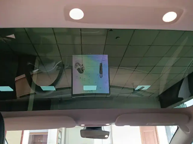 Tesla Model 3 — Фото автомобиля 17