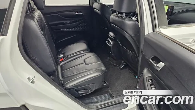Hyundai Santa Fe — Фото автомобиля 17