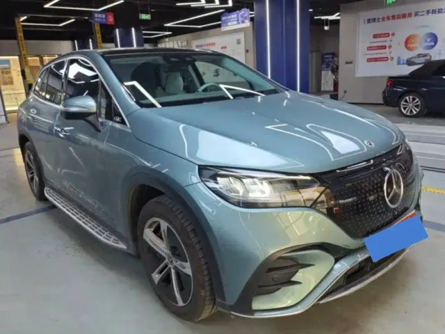 Mercedes-Benz EQE SUV — Фото автомобиля 3