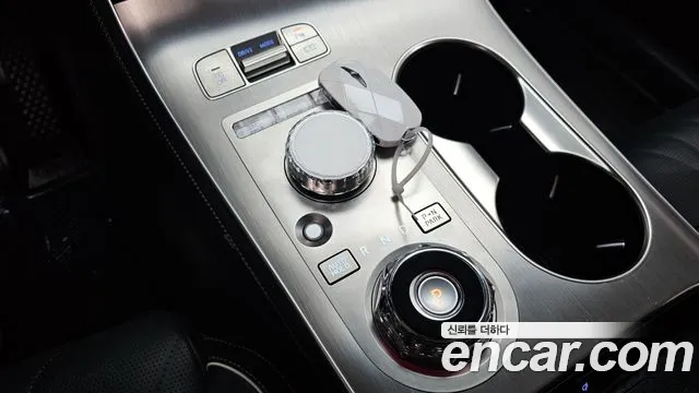 Genesis GV70 2.5T Бензин 2WD — Фото автомобиля 9