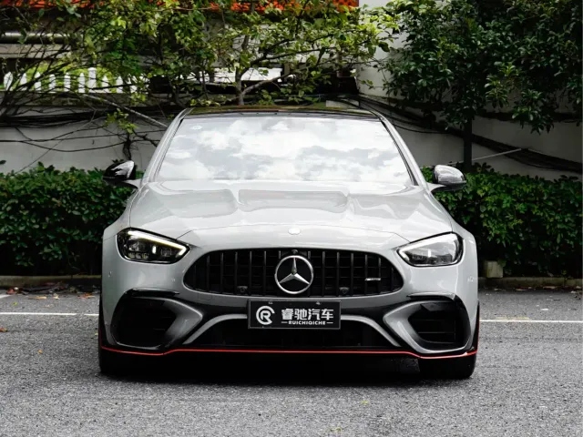 Mercedes-Benz Mercedes-Benz C-Class AMG New Energy 2024 Mercedes-AMG C 63 S E PERFORMANCE F1 Edition — Фото автомобиля 2