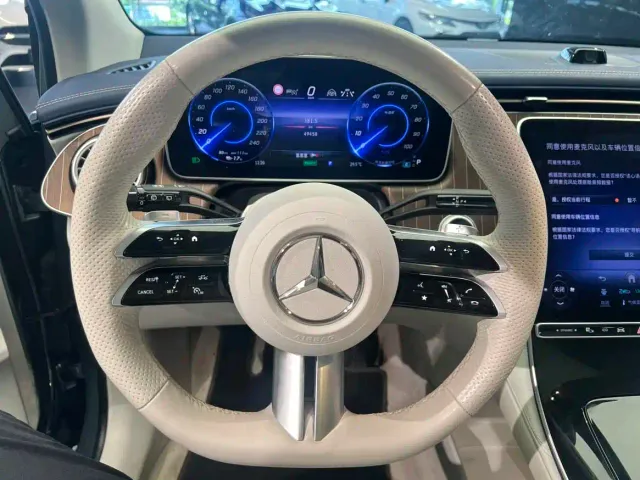 Mercedes-Benz EQE SUV — Фото автомобиля 14