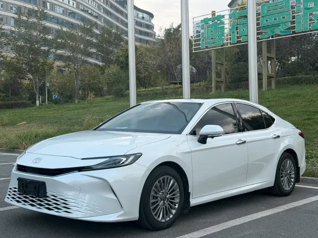 Фотография автомобиля — Toyota Camry