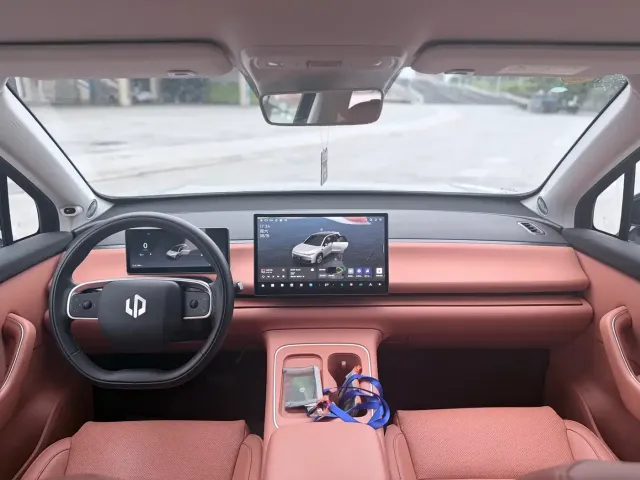 Leapmotor C10 — Фото автомобиля 8