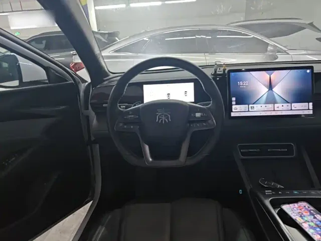 BYD Qin L — Фото автомобиля 10