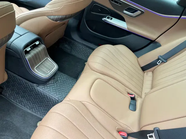 Mercedes-Benz E-Class — Фото автомобиля 14