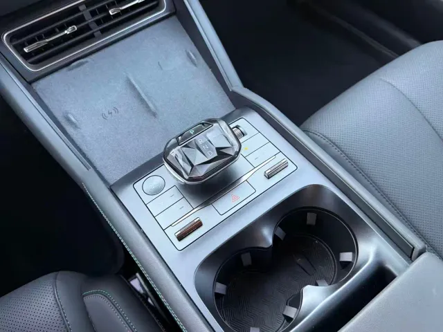 BYD Qin L — Фото автомобиля 26