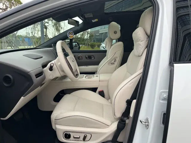 Li Auto i6 — Фото автомобиля 9