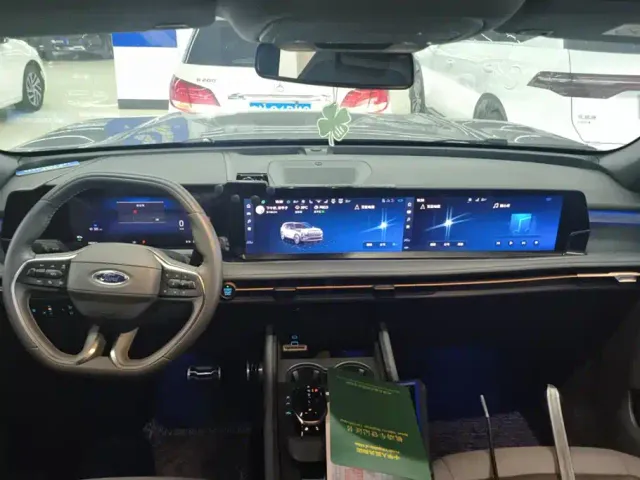 Ford Edge — Фото автомобиля 12