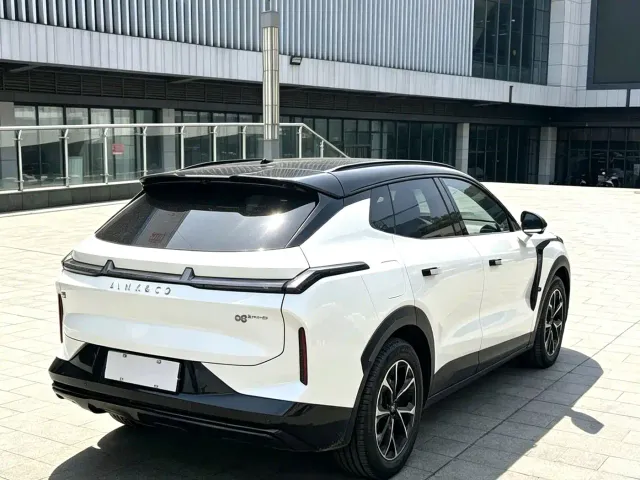 Lynk & Co 08 EM-P — Фото автомобиля 7