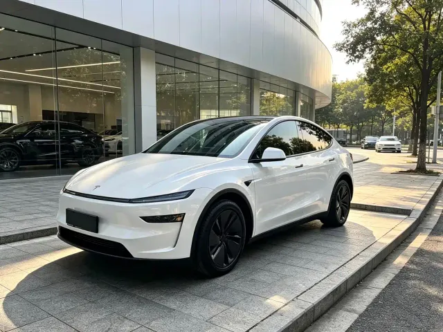 Фотография автомобиля — Tesla Model Y