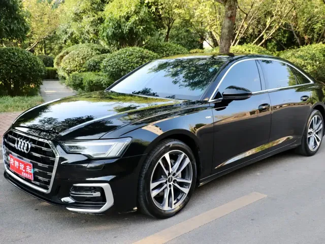 Фотография автомобиля — Audi A6L