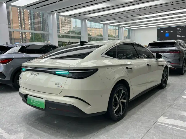 BYD Seal 07 DM-i — Фото автомобиля 9