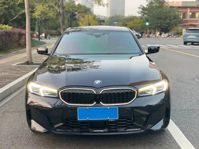 BMW 3 Series — Фото автомобиля 2