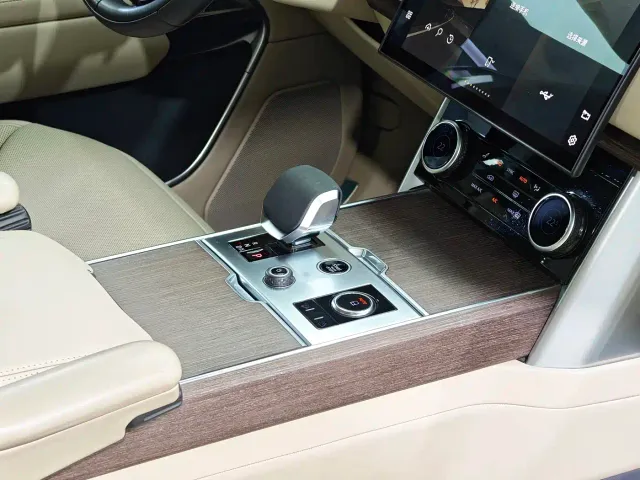Land Rover Range Rover — Фото автомобиля 11