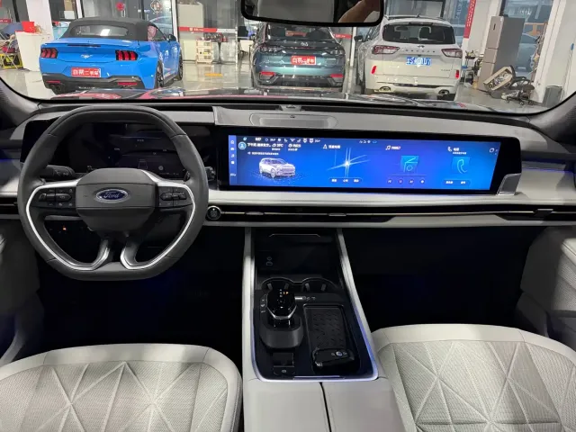 Ford Edge — Фото автомобиля 10