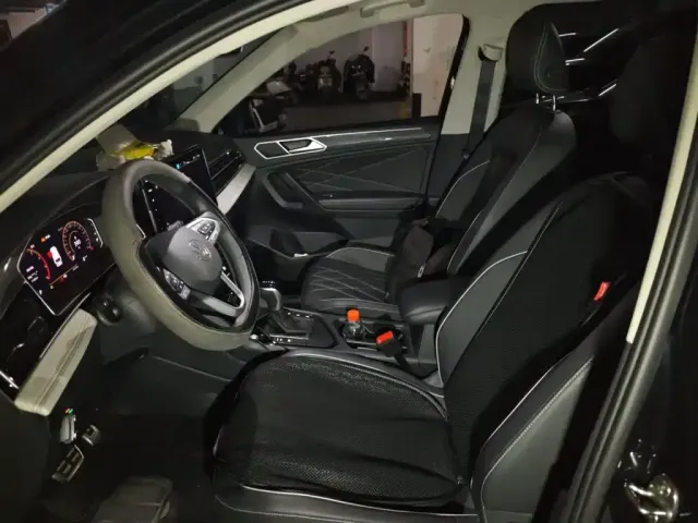 Volkswagen Tiguan L 2024 Outstanding 330TSI Auto 2WD R-Line Dragon Glory Edition — Фото автомобиля 7