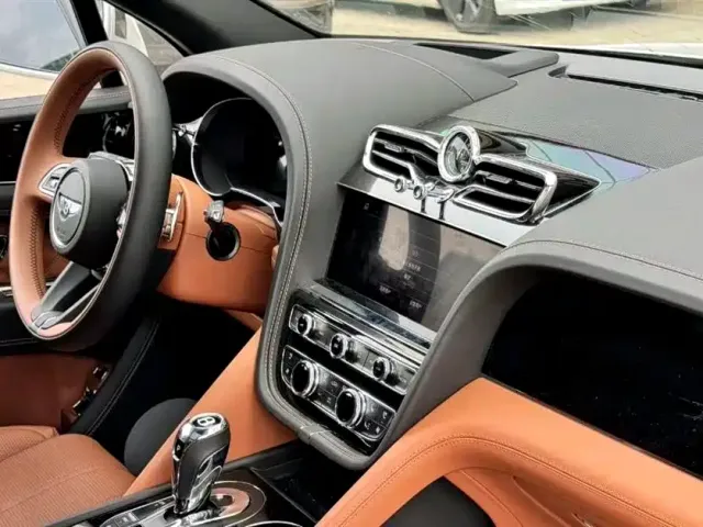 Bentley Bentayga Hybrid — Фото автомобиля 7
