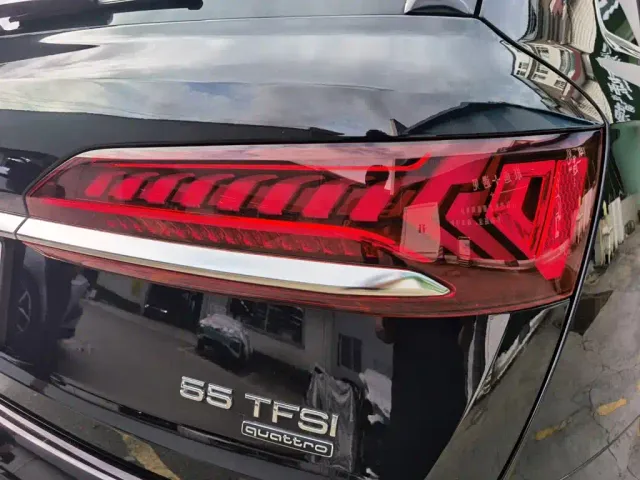 Audi Audi Q7 2023 45 TFSI quattro S line Sport — Фото автомобиля 28