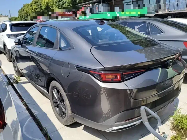 Changan Lamore — Фото автомобиля 4