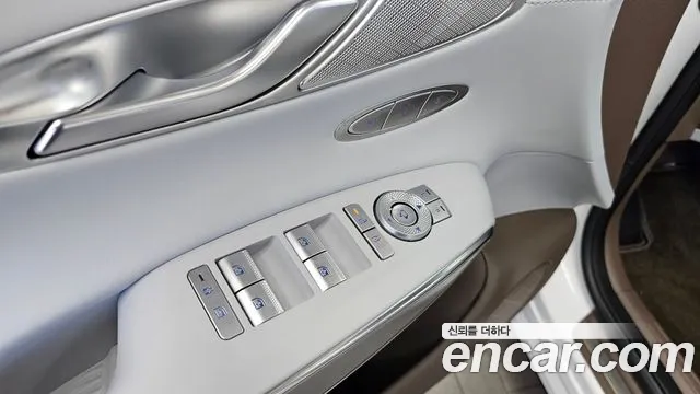 Genesis GV70 — Фото автомобиля 30