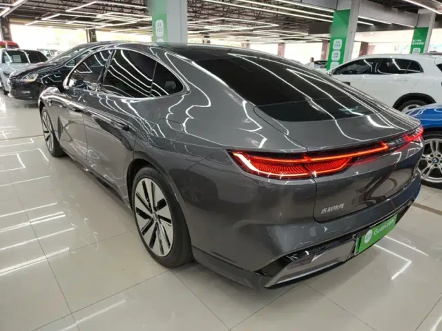 Geely Galaxy E8 — Фото автомобиля 4