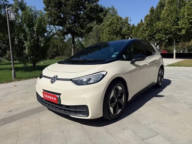 Volkswagen ID.3 — Фото автомобиля 2