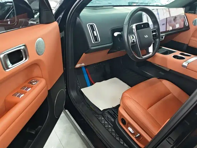 Li Auto L6 — Фото автомобиля 15