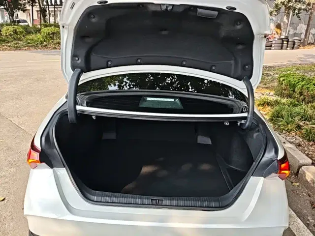 Toyota Avalon — Фото автомобиля 18