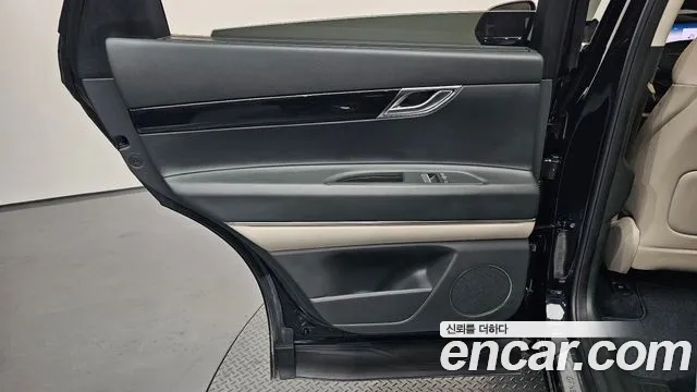 Genesis GV80 2.5T Бензин 2WD — Фото автомобиля 18